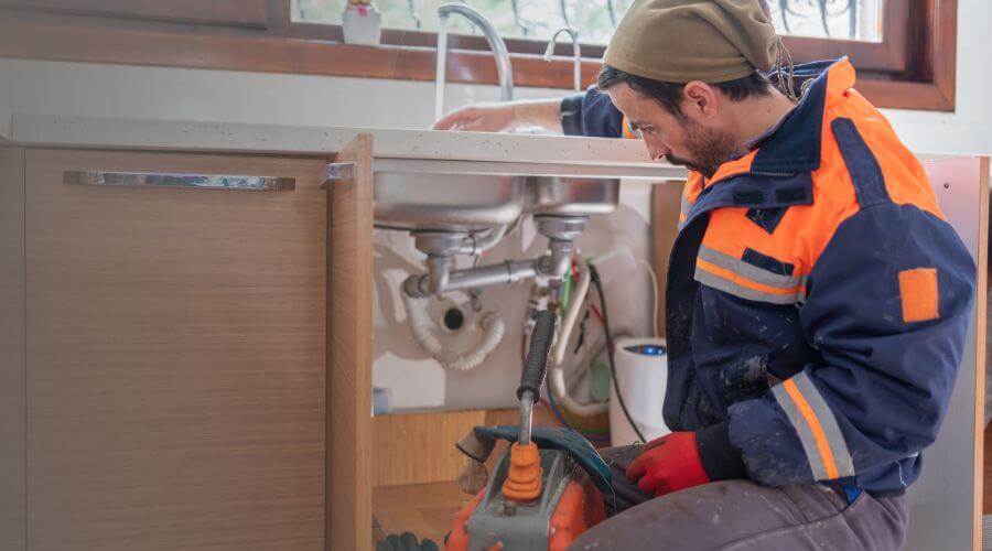 Expert burst pipe repair services in Sanderson, FL
